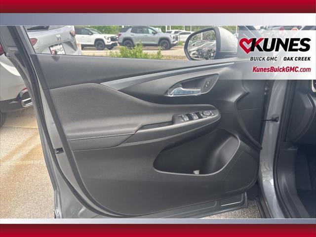 new 2025 Buick Envista car, priced at $26,321
