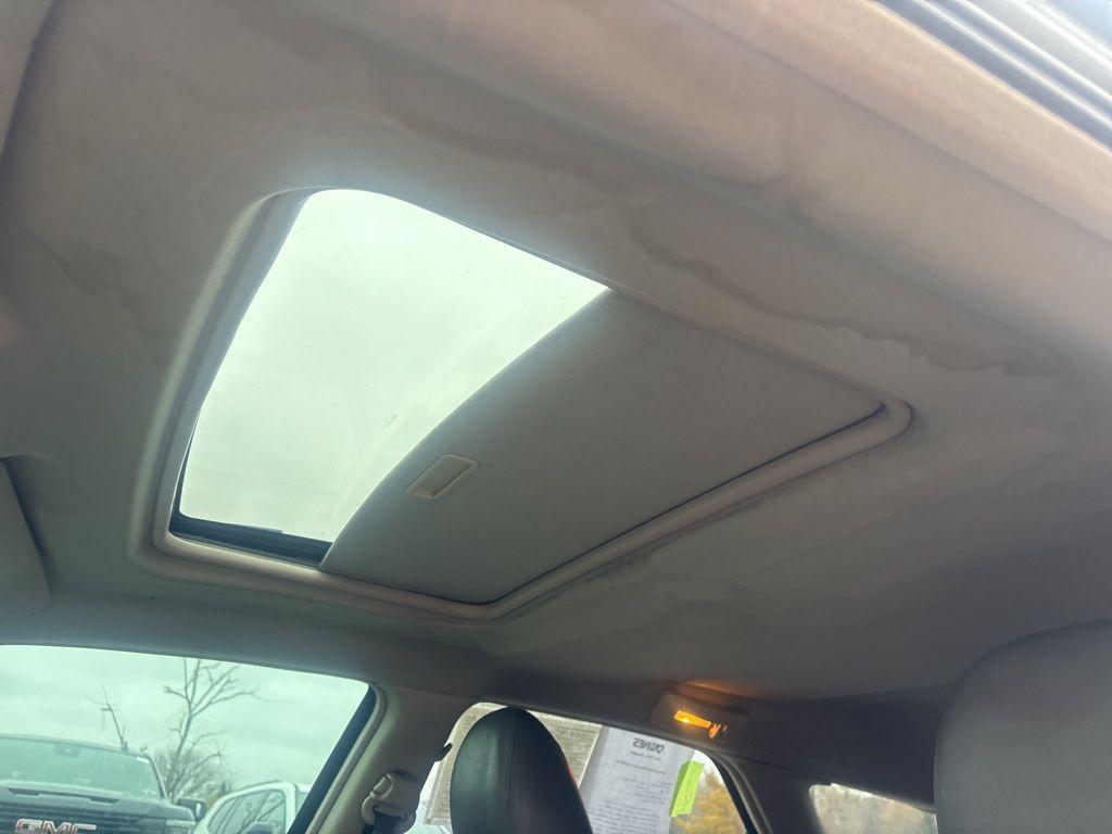 used 2005 Dodge Magnum car, priced at $1,999