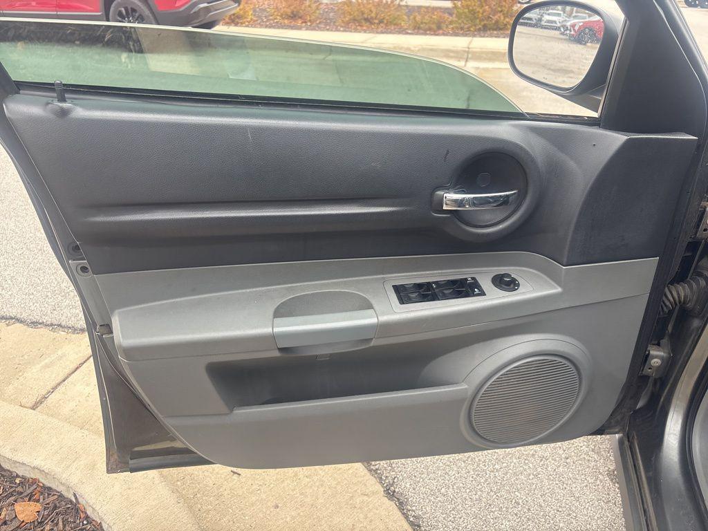 used 2005 Dodge Magnum car, priced at $1,999