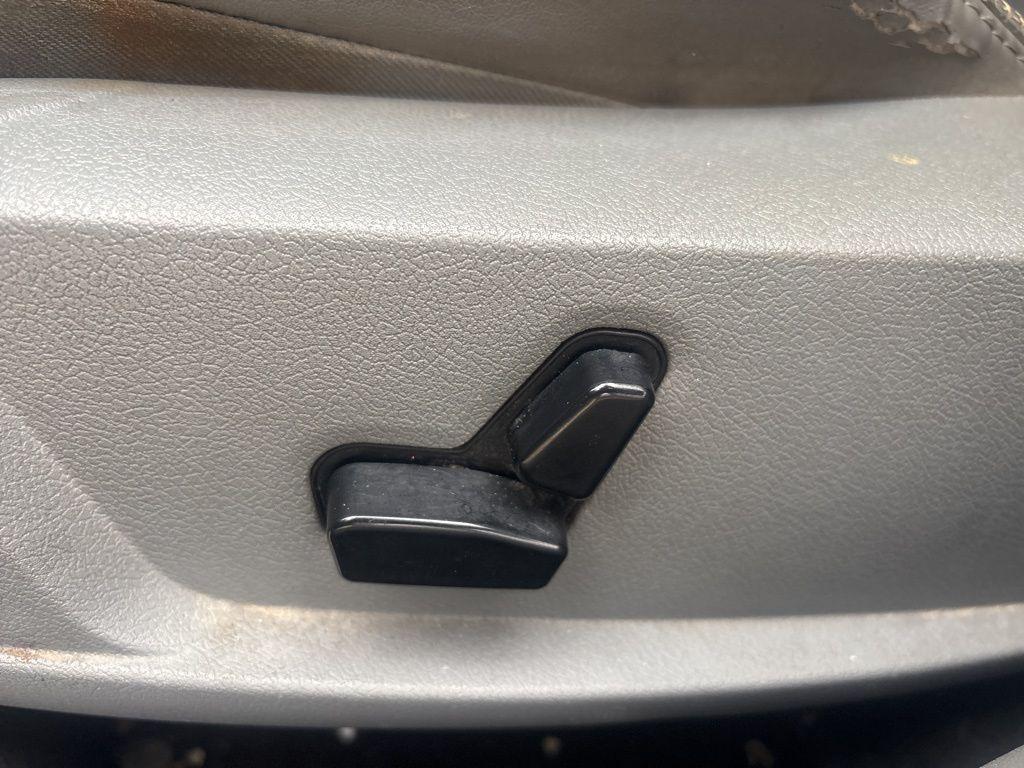 used 2005 Dodge Magnum car, priced at $1,999