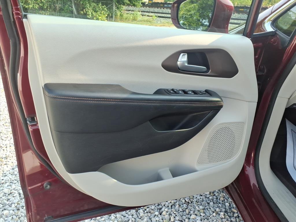 used 2017 Chrysler Pacifica car, priced at $8,942
