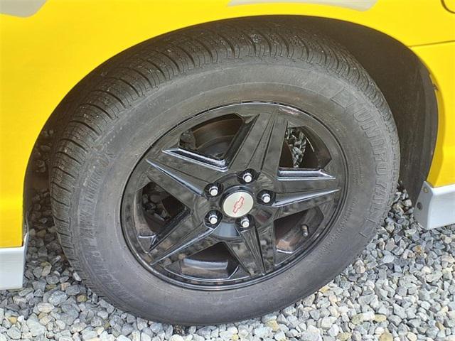 used 2002 Chevrolet Monte Carlo car, priced at $16,900