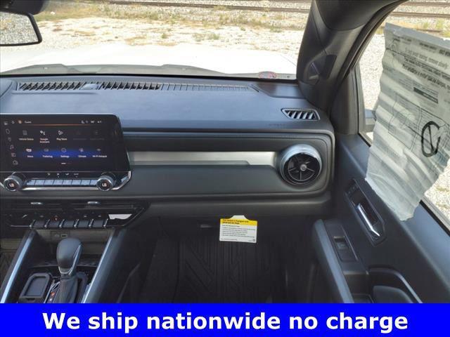 new 2024 Chevrolet Colorado car, priced at $31,998