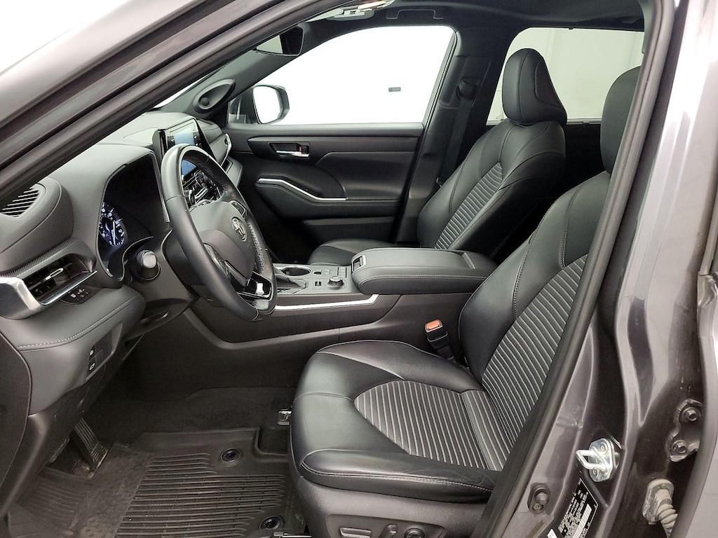 used 2021 Toyota Highlander car, priced at $38,998