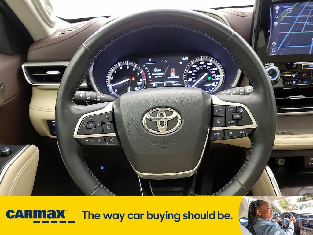 used 2022 Toyota Highlander car, priced at $46,998