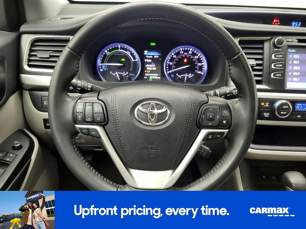 used 2019 Toyota Highlander Hybrid car, priced at $30,998
