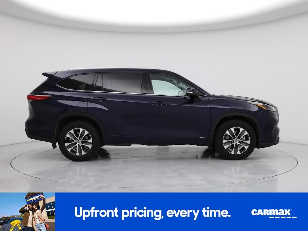 used 2022 Toyota Highlander Hybrid car, priced at $41,998