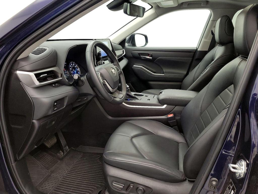 used 2022 Toyota Highlander Hybrid car, priced at $41,998