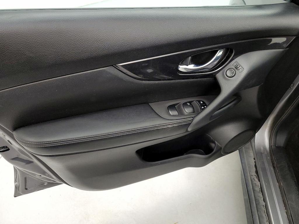 used 2017 Nissan Rogue car, priced at $14,998