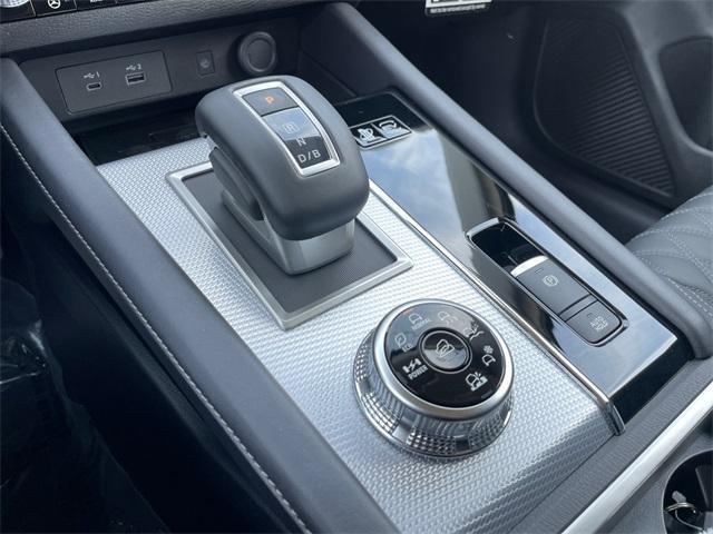 new 2025 Mitsubishi Outlander PHEV car, priced at $47,670