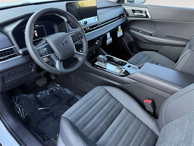 new 2025 Mitsubishi Outlander car, priced at $38,540