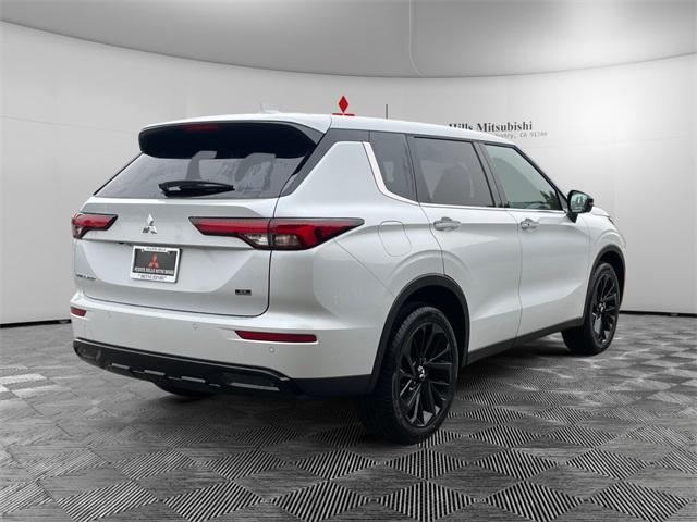 new 2024 Mitsubishi Outlander car, priced at $31,155