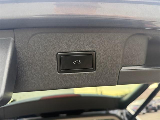 used 2018 Volkswagen Atlas car, priced at $9,138