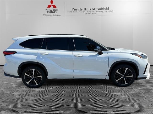 used 2021 Toyota Highlander car, priced at $32,255