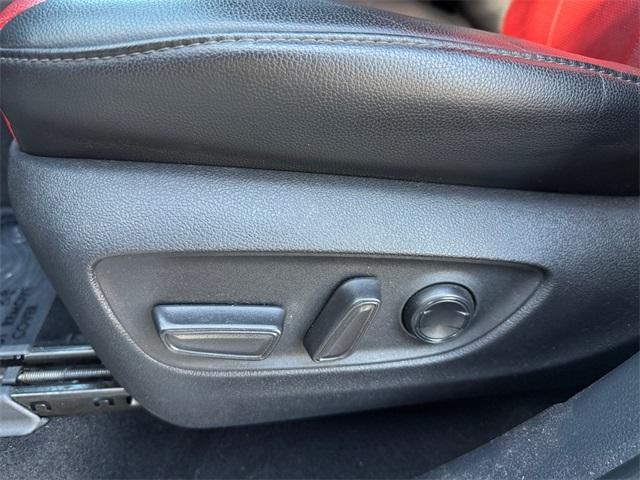 used 2021 Toyota Highlander car, priced at $32,255