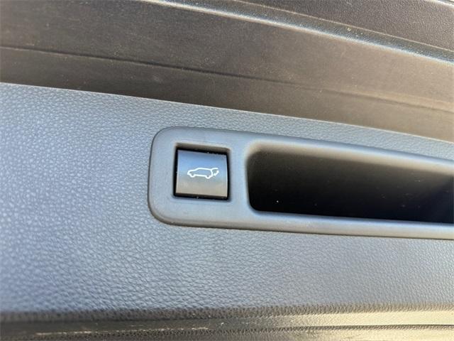 used 2021 Toyota Highlander car, priced at $32,255