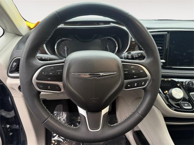 used 2022 Chrysler Pacifica Hybrid car, priced at $29,899