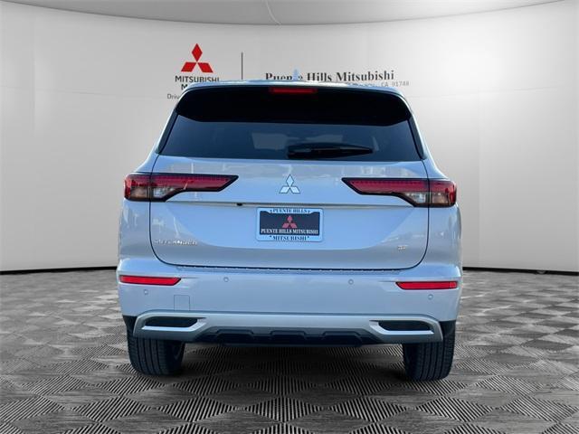 new 2024 Mitsubishi Outlander car, priced at $31,885