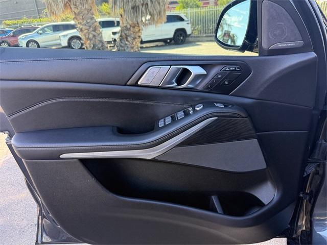 used 2022 BMW X7 car, priced at $40,998