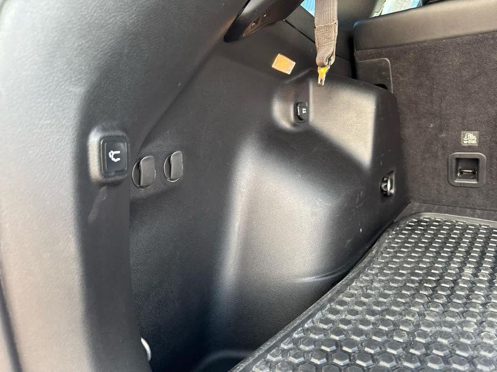 used 2022 Jeep Cherokee car, priced at $22,995