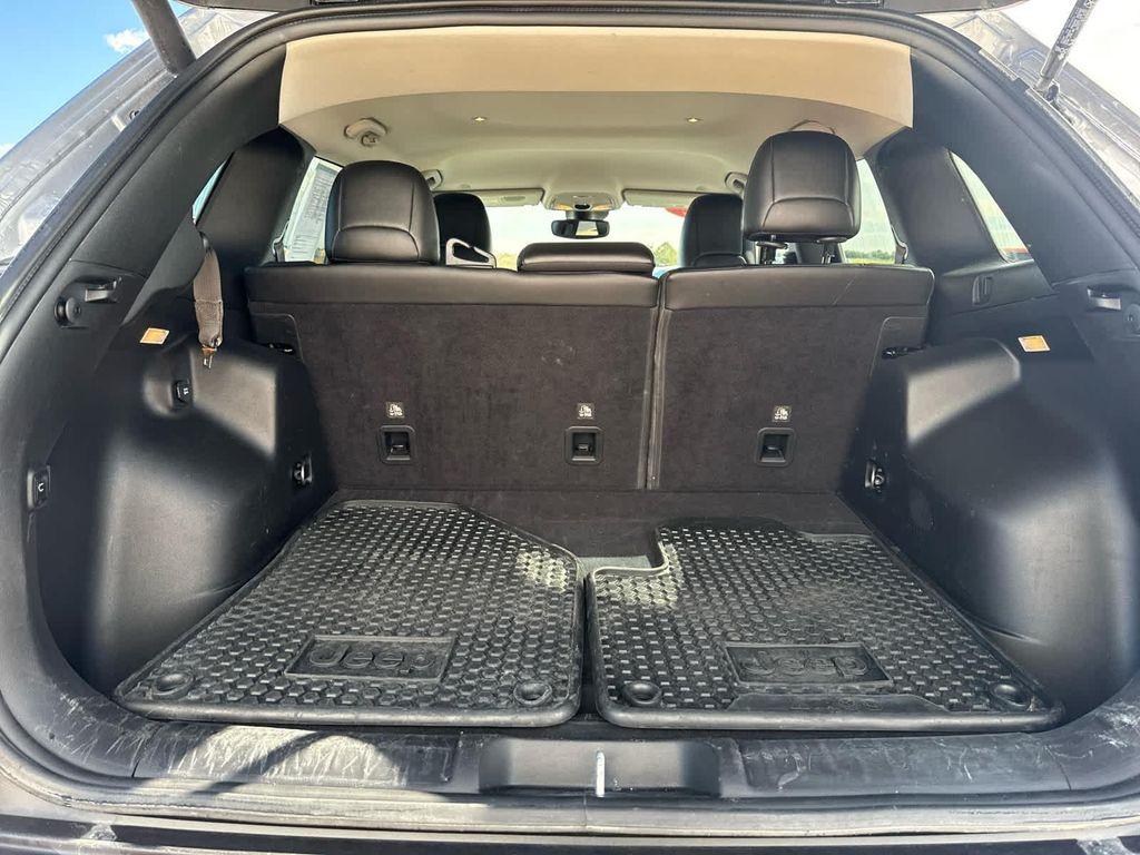 used 2022 Jeep Cherokee car, priced at $22,995