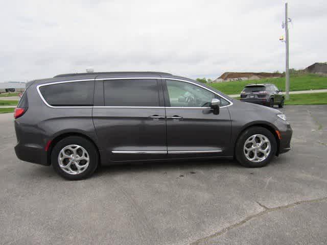 used 2022 Chrysler Pacifica car, priced at $27,550