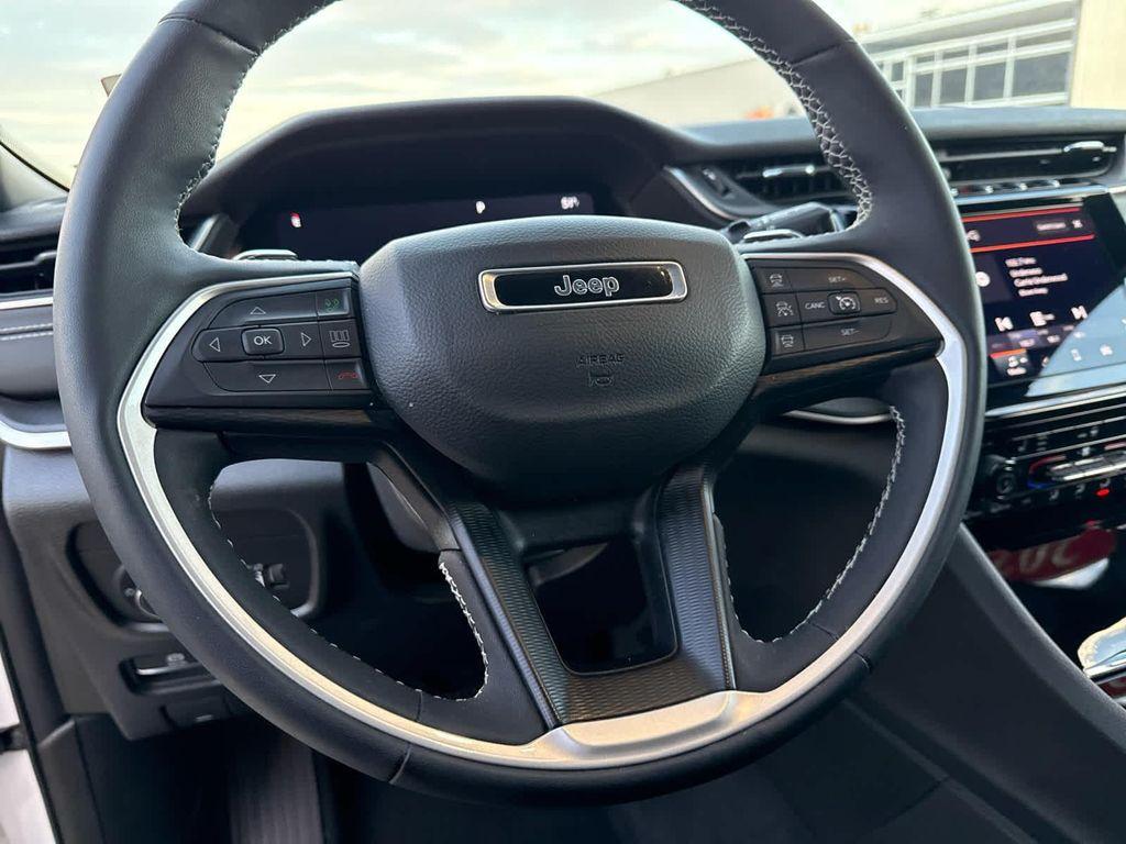 used 2023 Jeep Grand Cherokee car, priced at $32,495