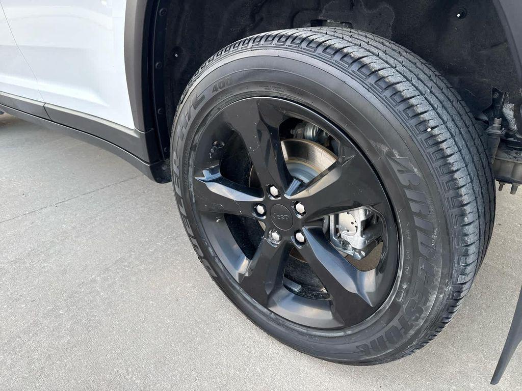 used 2023 Jeep Grand Cherokee car, priced at $32,495