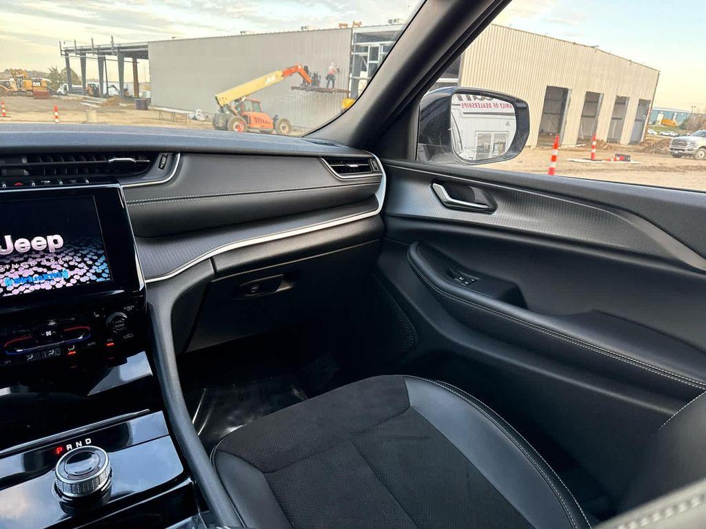 used 2023 Jeep Grand Cherokee car, priced at $32,495