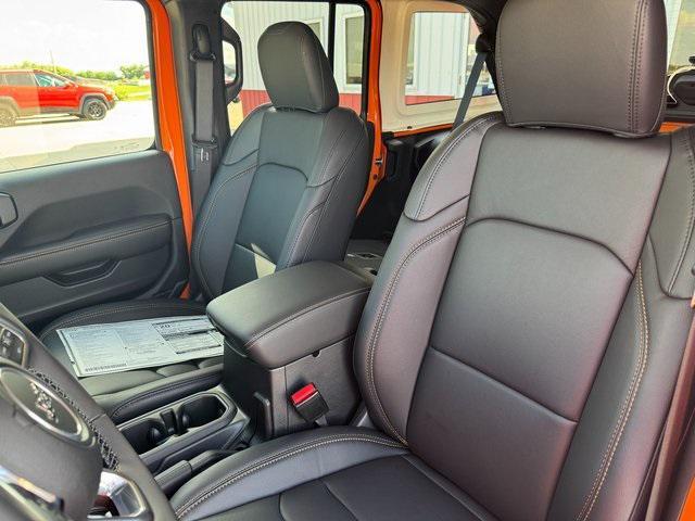 new 2025 Jeep Wrangler car, priced at $53,165