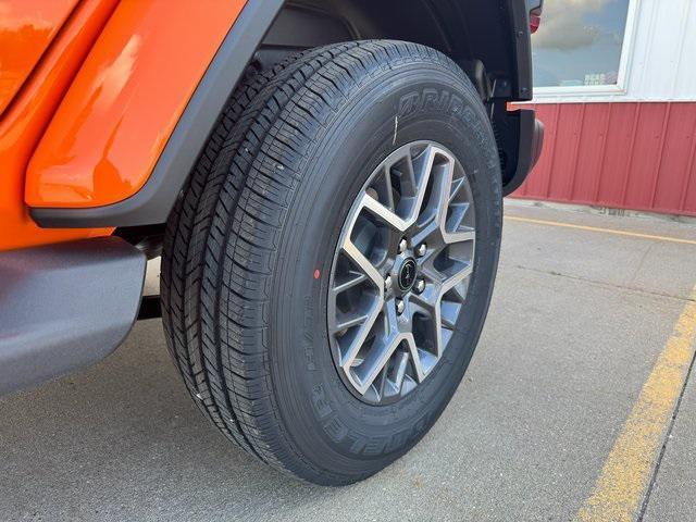 new 2025 Jeep Wrangler car, priced at $53,165