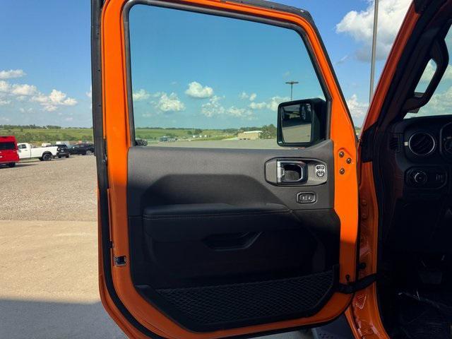 new 2025 Jeep Wrangler car, priced at $53,165