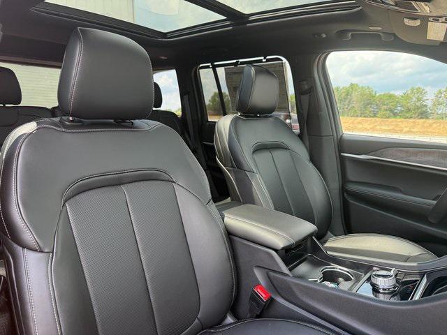 new 2025 Jeep Grand Cherokee car, priced at $51,100