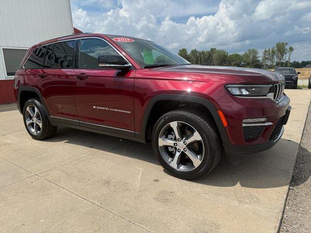 new 2025 Jeep Grand Cherokee car, priced at $51,100