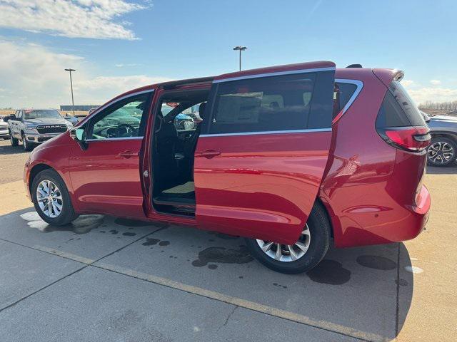 new 2025 Chrysler Pacifica car, priced at $45,915