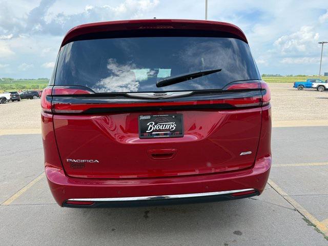 new 2025 Chrysler Pacifica car, priced at $45,601