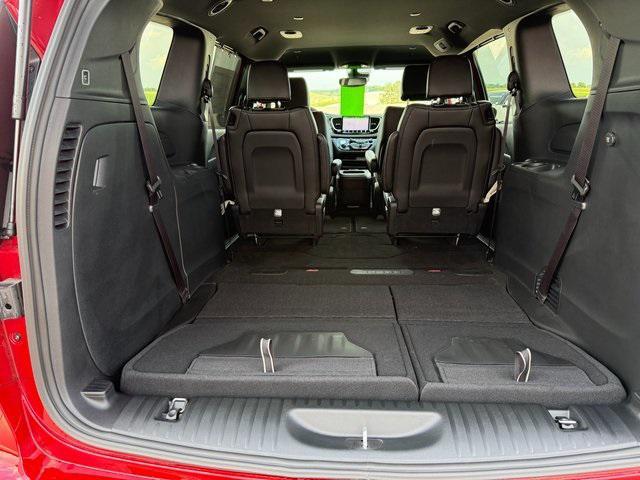 new 2025 Chrysler Pacifica car, priced at $45,601