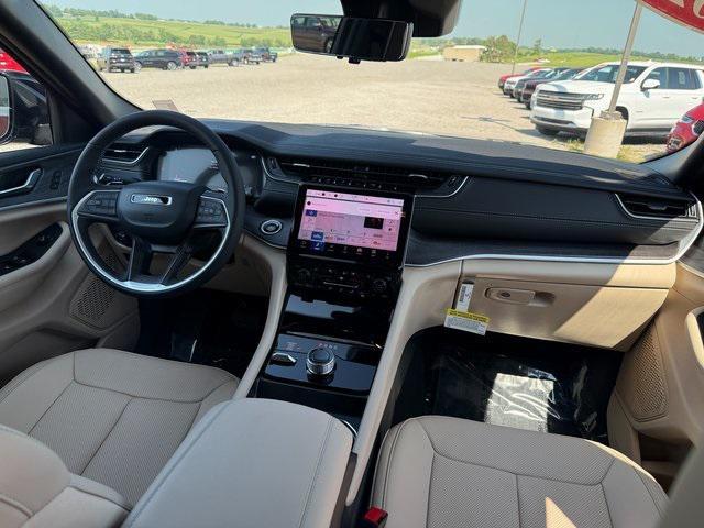 new 2025 Jeep Grand Cherokee car, priced at $48,855
