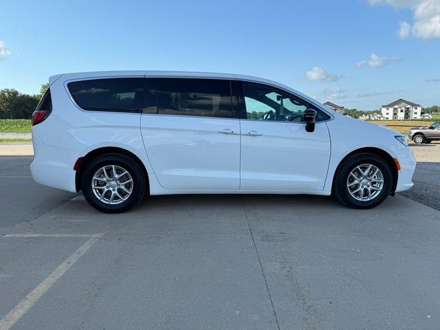 new 2026 Chrysler Pacifica car, priced at $43,734