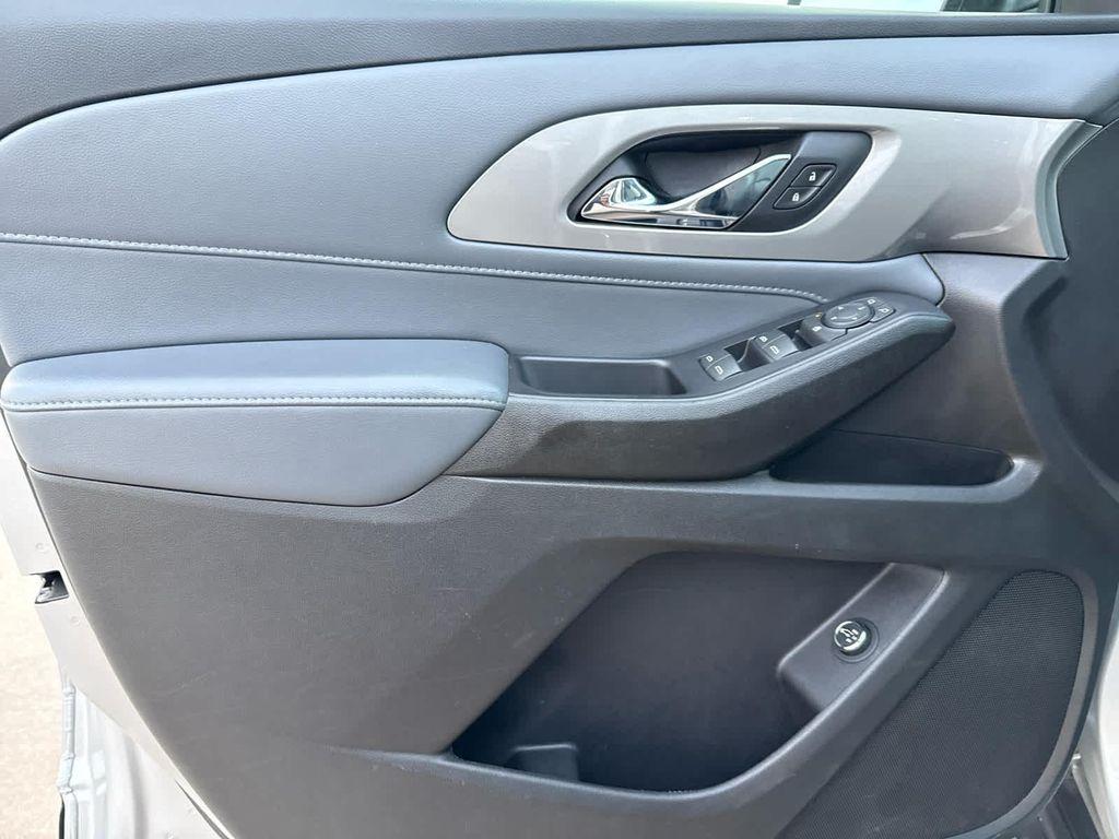 used 2021 Chevrolet Traverse car, priced at $22,995