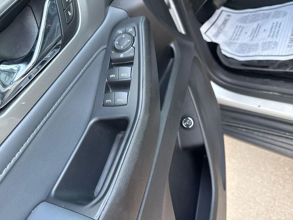 used 2021 Chevrolet Traverse car, priced at $22,995