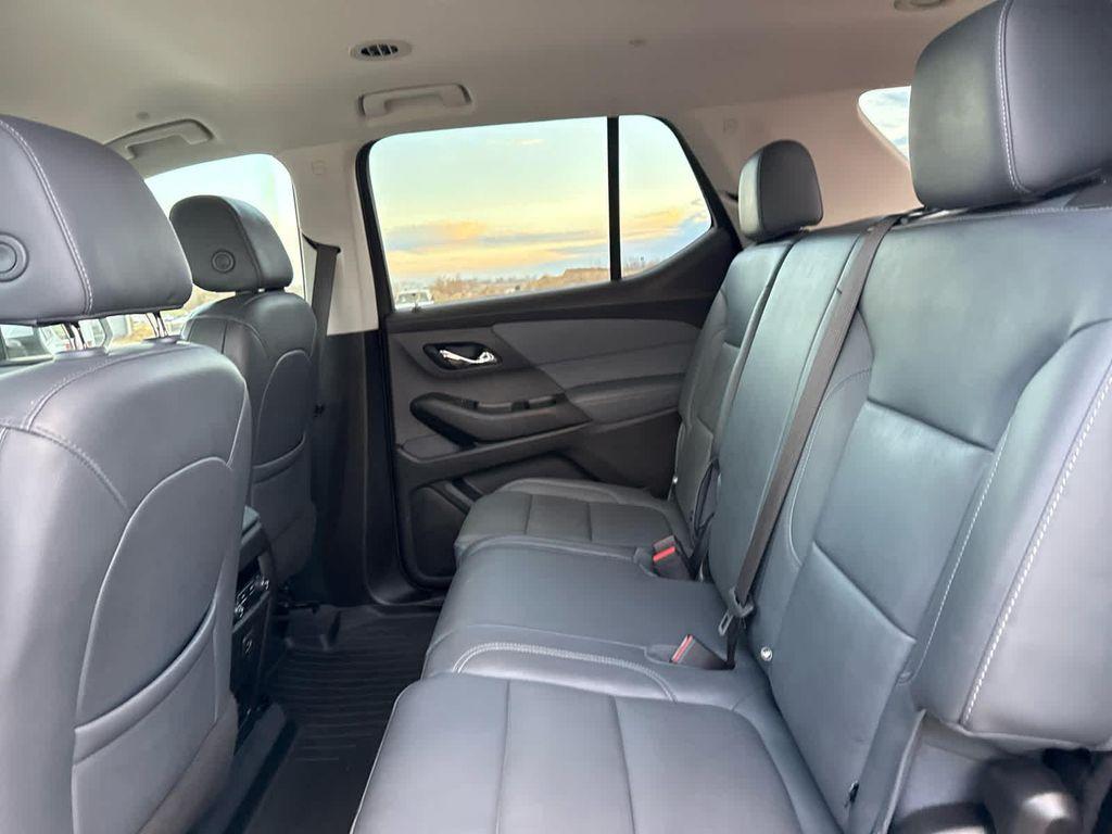 used 2021 Chevrolet Traverse car, priced at $22,995