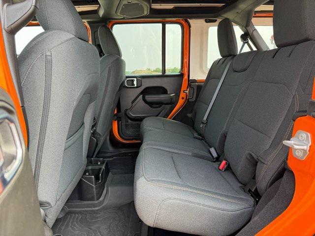 new 2025 Jeep Wrangler car