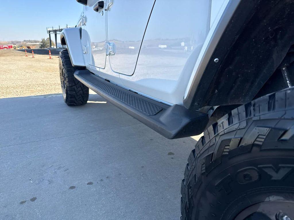 used 2021 Jeep Gladiator car, priced at $30,995