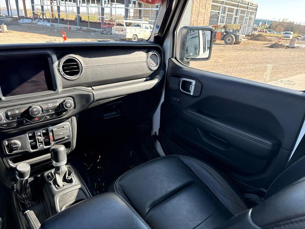 used 2021 Jeep Gladiator car, priced at $30,995
