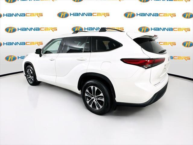 used 2021 Toyota Highlander car, priced at $32,999