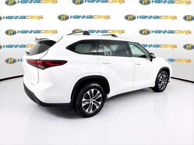 used 2021 Toyota Highlander car, priced at $32,999