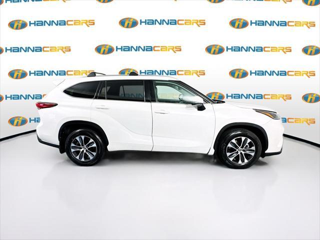 used 2021 Toyota Highlander car, priced at $32,999