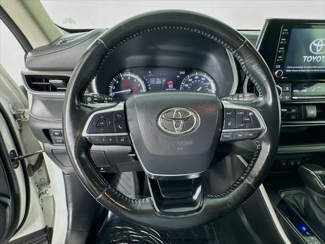 used 2021 Toyota Highlander car, priced at $32,999