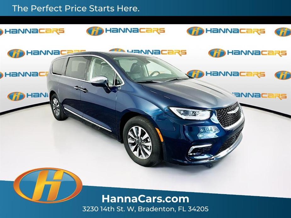 used 2022 Chrysler Pacifica Hybrid car, priced at $27,450